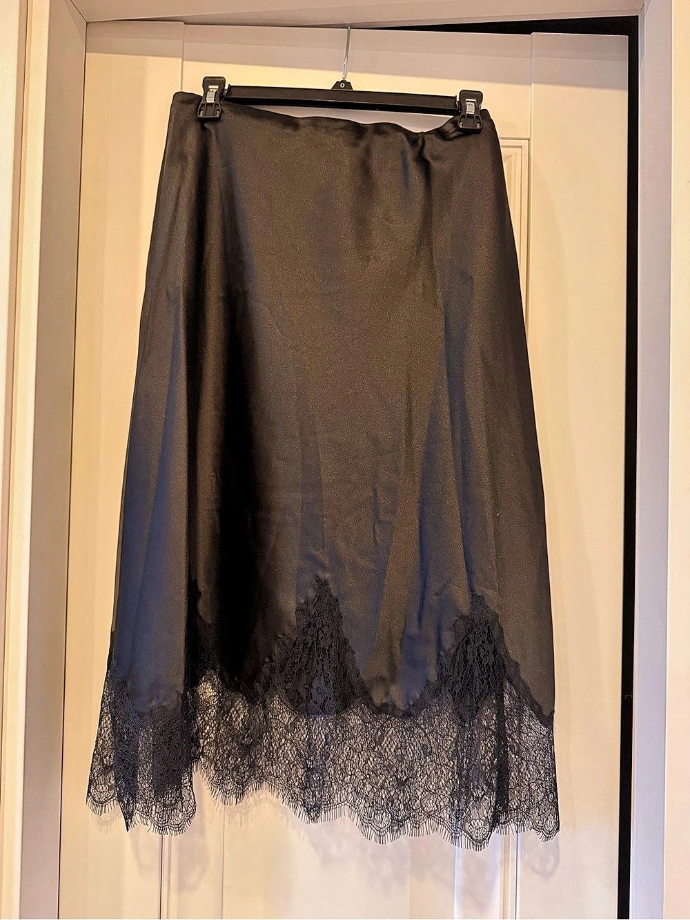 Aqua Lace Trim Maxi Skirt in Black Size Small Like New